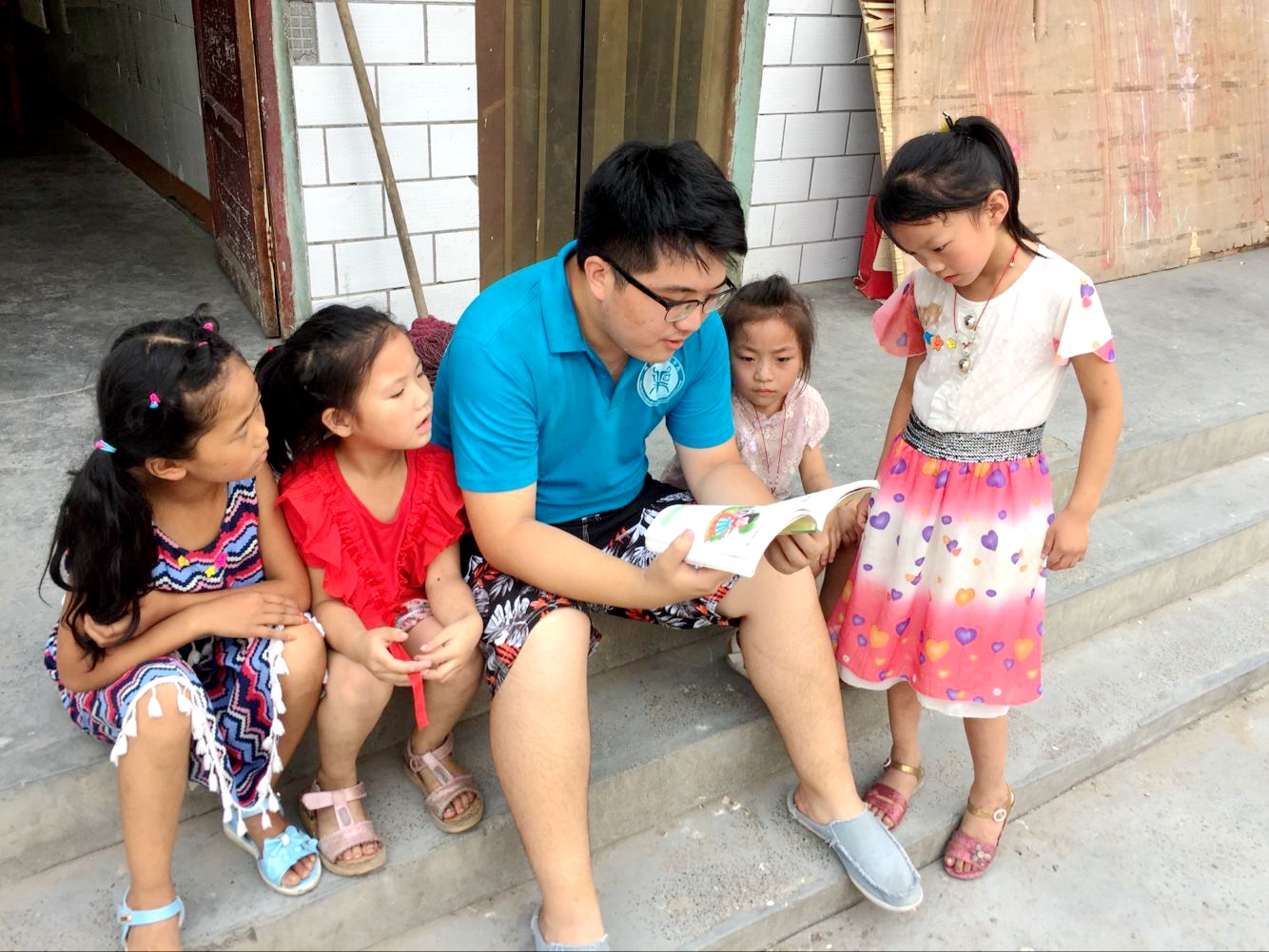 与孩子们一起读书