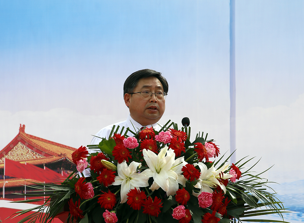 校长罗士喜讲话