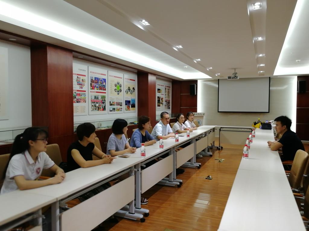 青马学员与专家进行交流