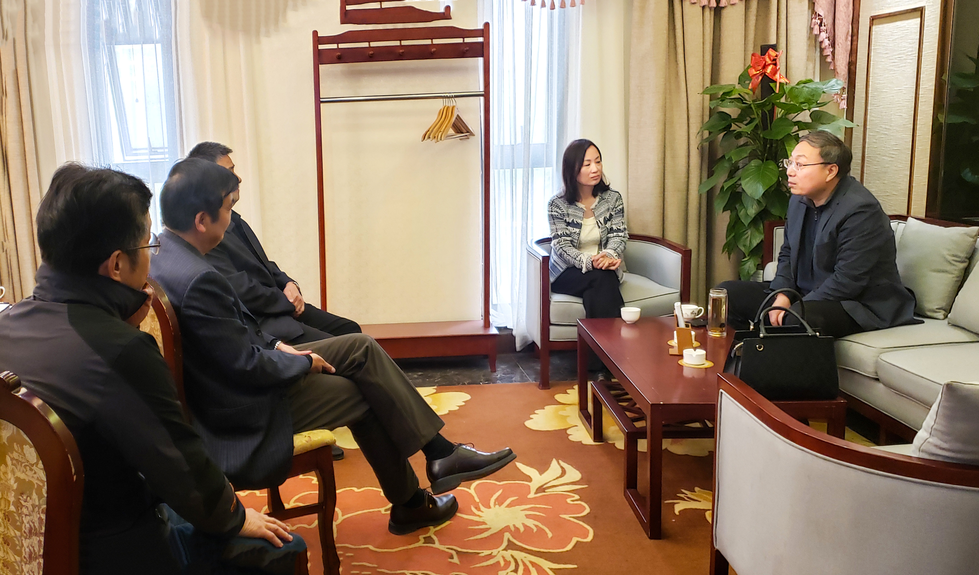 穆瑞杰与于小征座谈交流