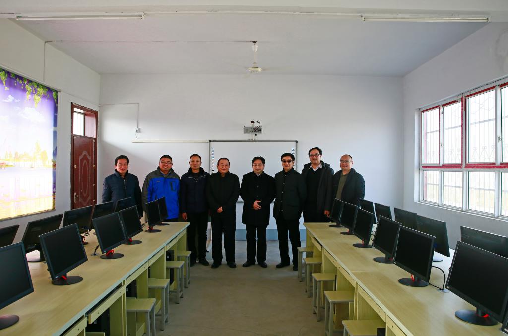 威尼斯官网援建的多媒体教室